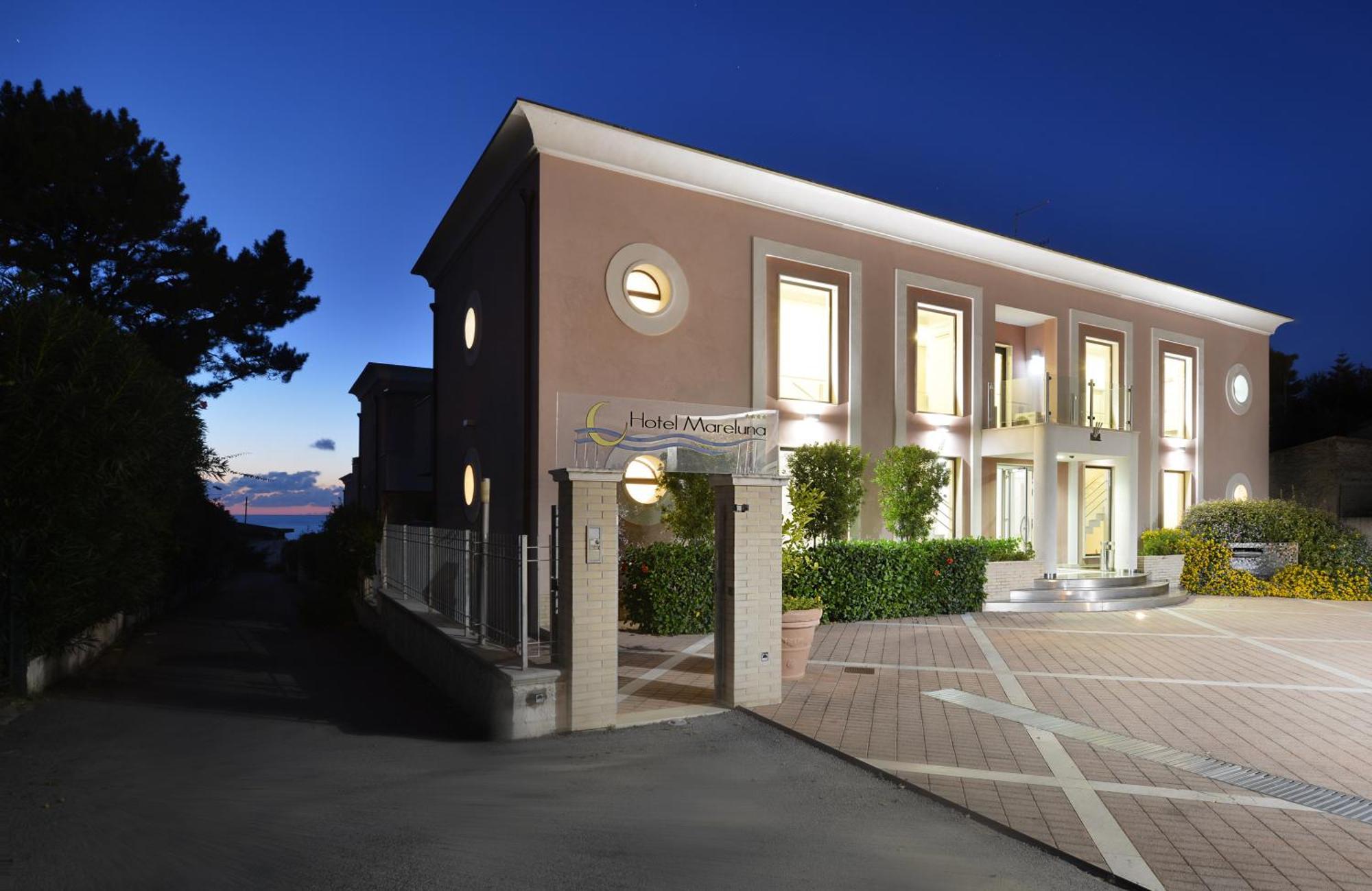 Hotel Mareluna Castellabate Exterior photo